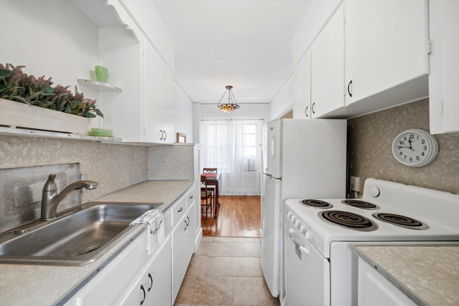130 4 AVE N #Apt 305, ST PETERSBURG, FL, 33701