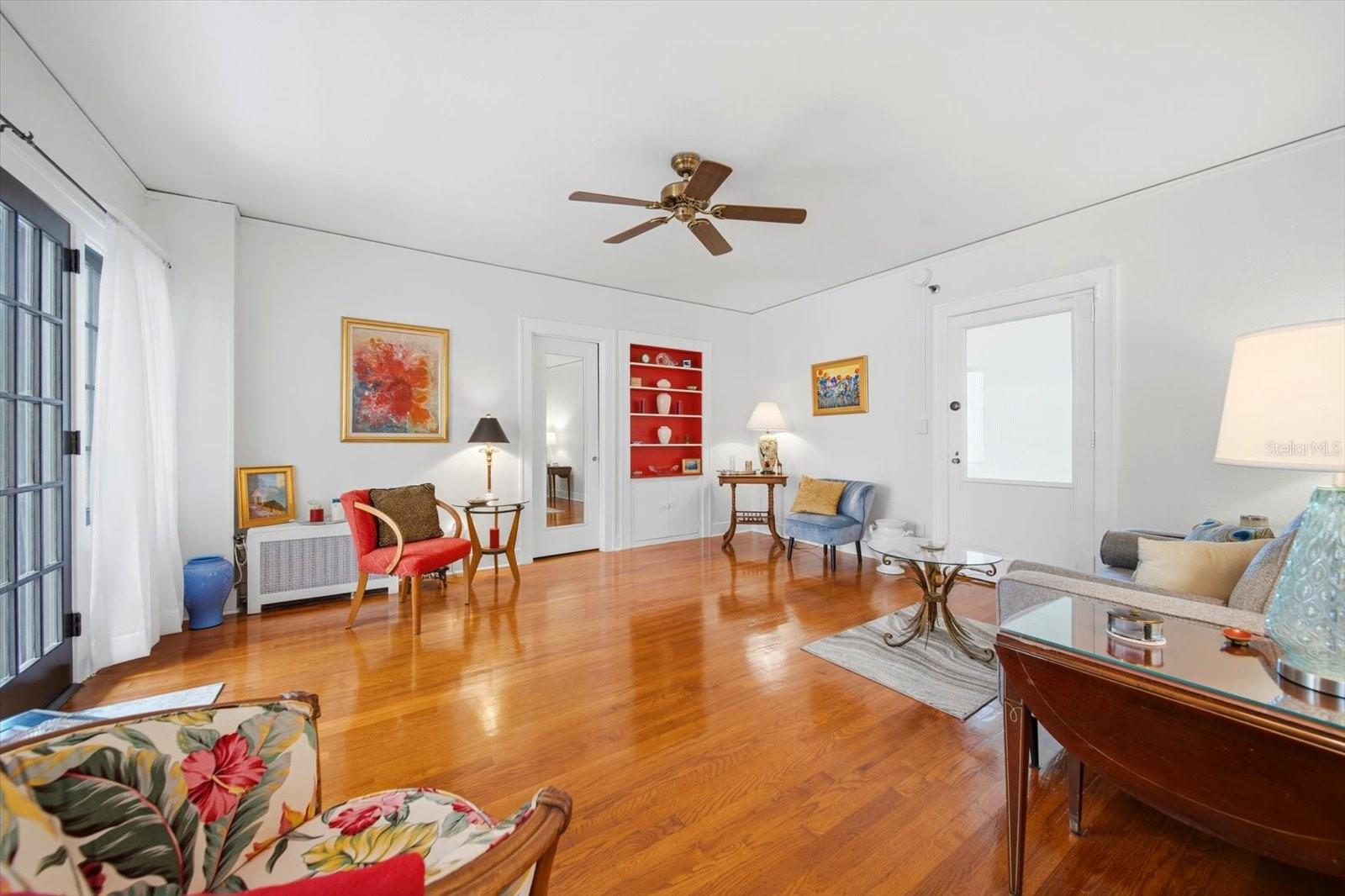 130 4 AVE N #Apt 305, ST PETERSBURG, FL, 33701