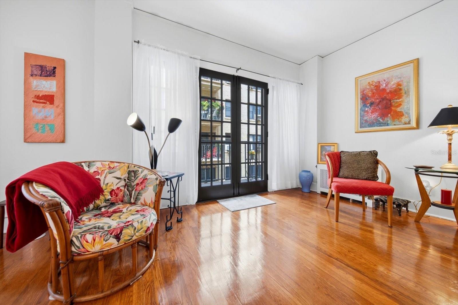 130 4 AVE N #Apt 305, ST PETERSBURG, FL, 33701
