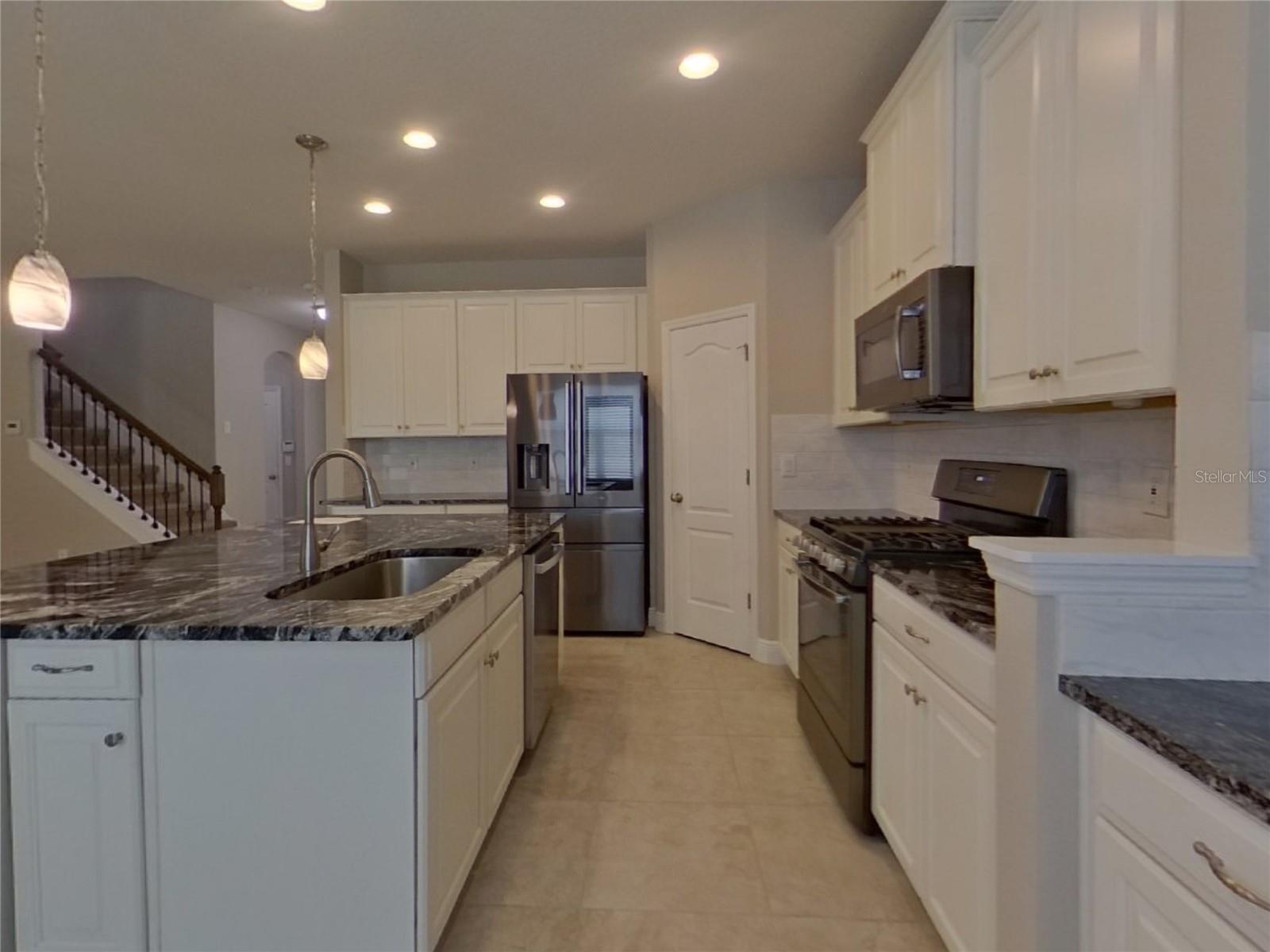 11140 SPRING POINT CIR, RIVERVIEW, FL, 33579