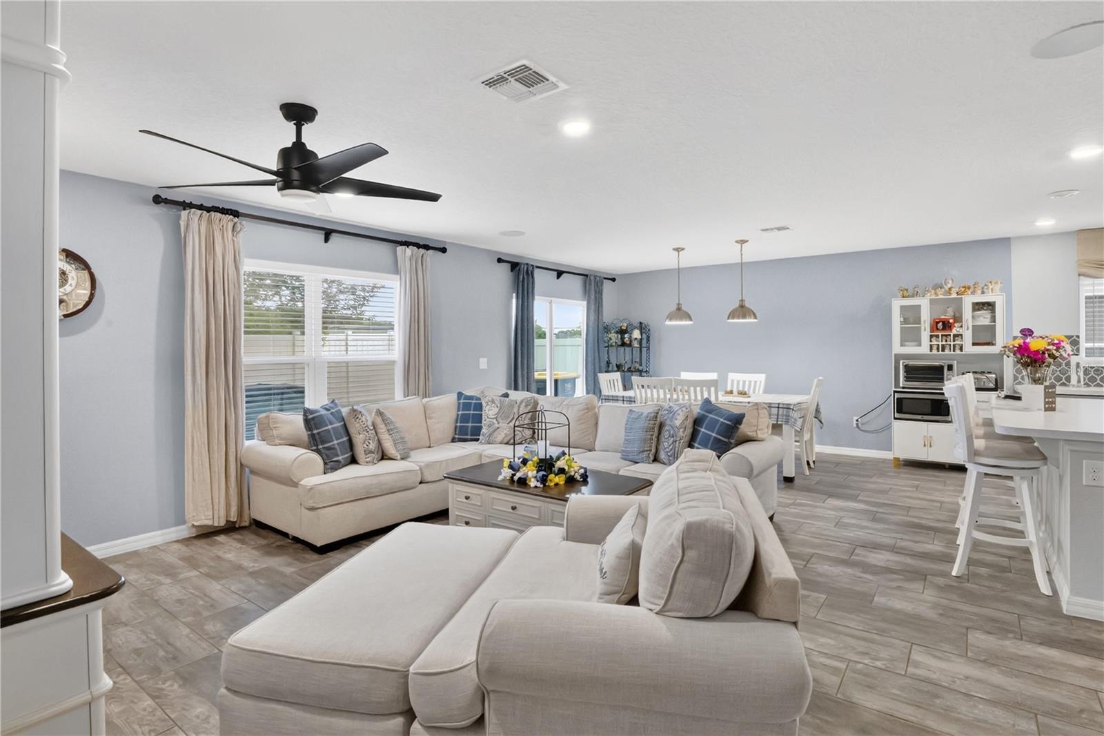 1033 AUGUSTUS DR, DAVENPORT, FL, 33896