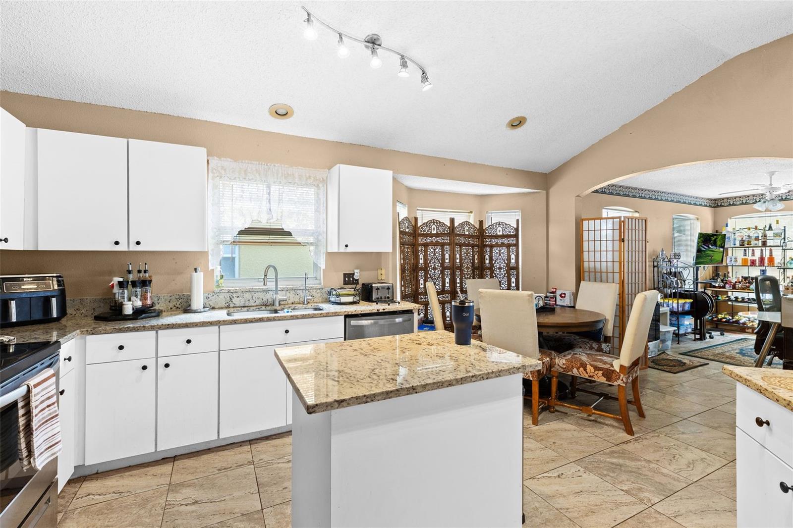 19310 GARDEN QUILT CIR, LUTZ, FL, 33558