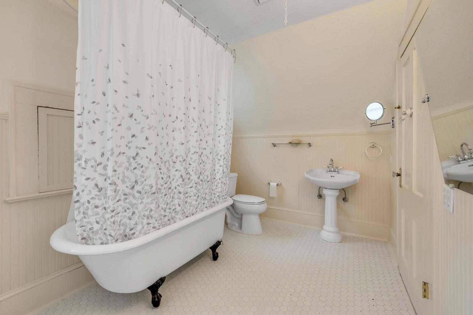 417 W MINNESOTA AVE, DELAND, FL, 32720