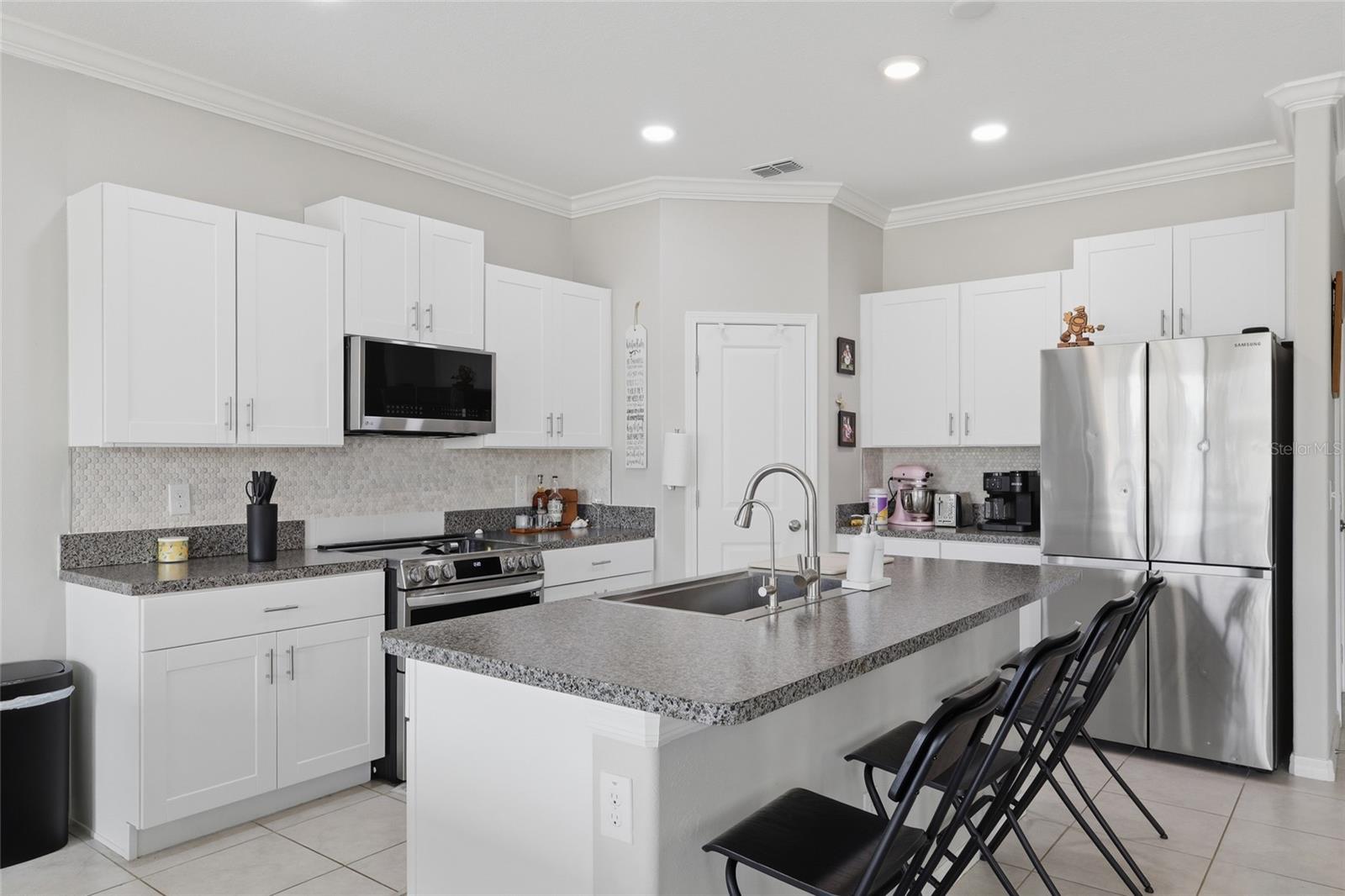 8882 FLOURISH DR, LAND O LAKES, FL, 34637