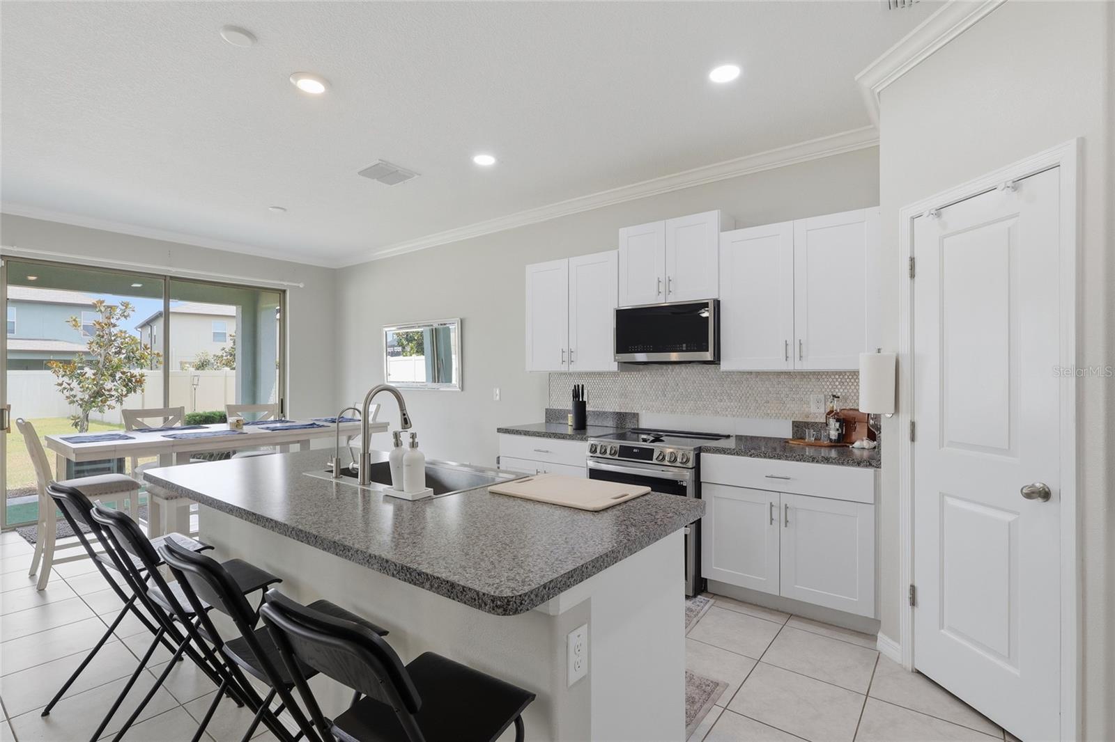 8882 FLOURISH DR, LAND O LAKES, FL, 34637