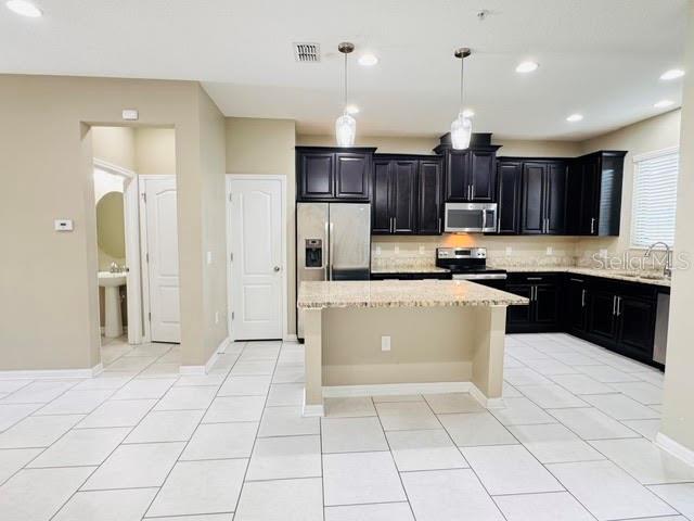 2832 WHITE ISLE LN, ORLANDO, FL, 32825