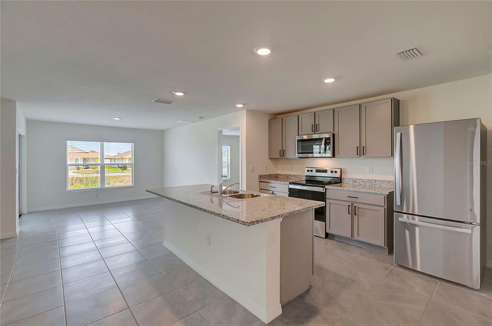 810 ACE OUTLAW AVE, RUSKIN, FL, 33570