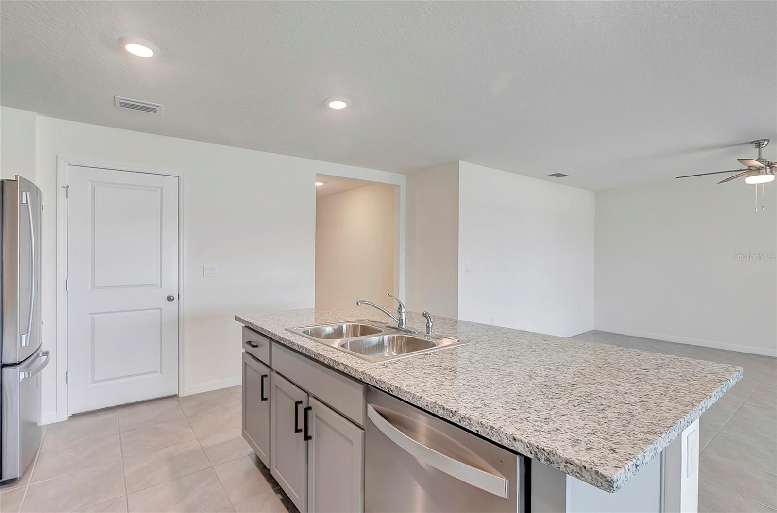 810 ACE OUTLAW AVE, RUSKIN, FL, 33570