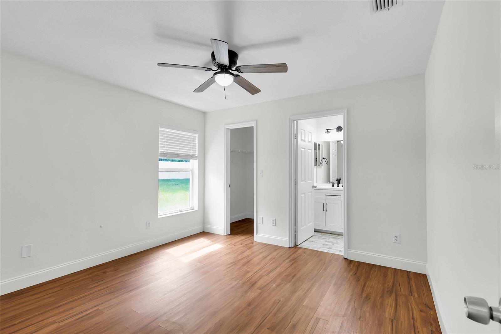 40206 PALM ST, LADY LAKE, FL, 32159