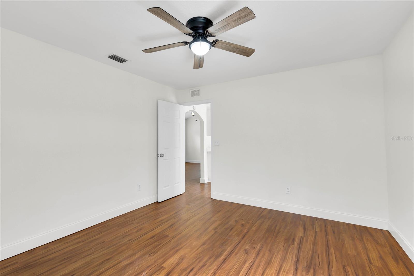 40206 PALM ST, LADY LAKE, FL, 32159