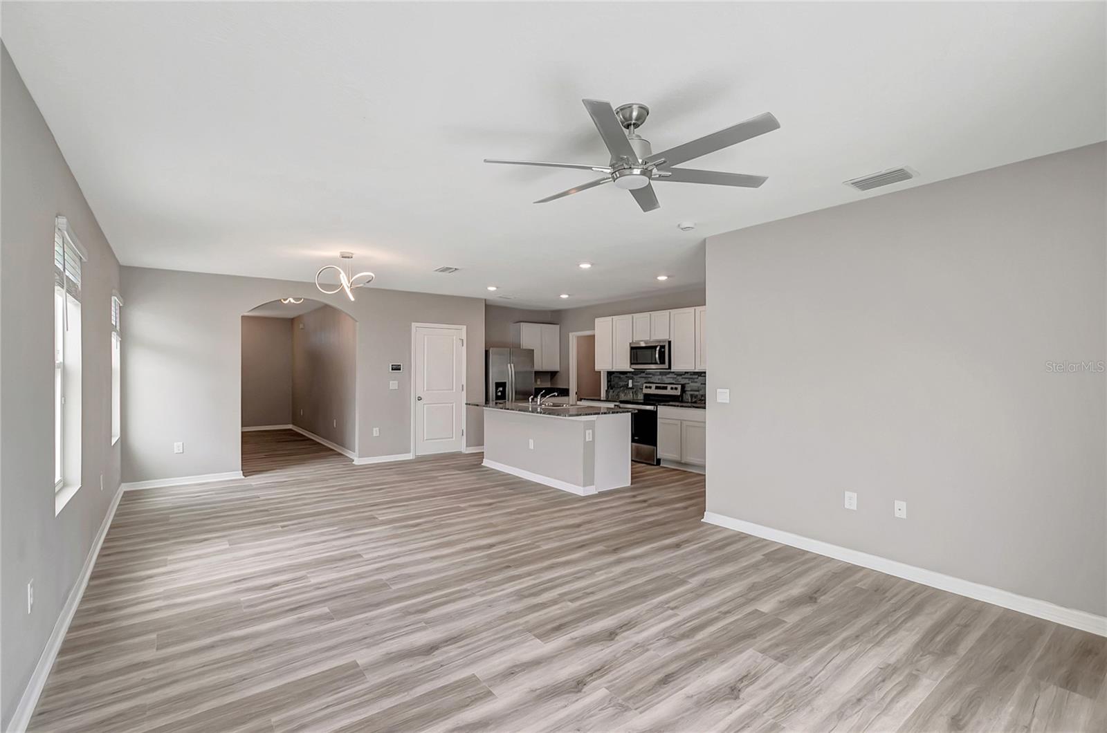 17038 WAVE TRESSLE PL, WIMAUMA, FL, 33598