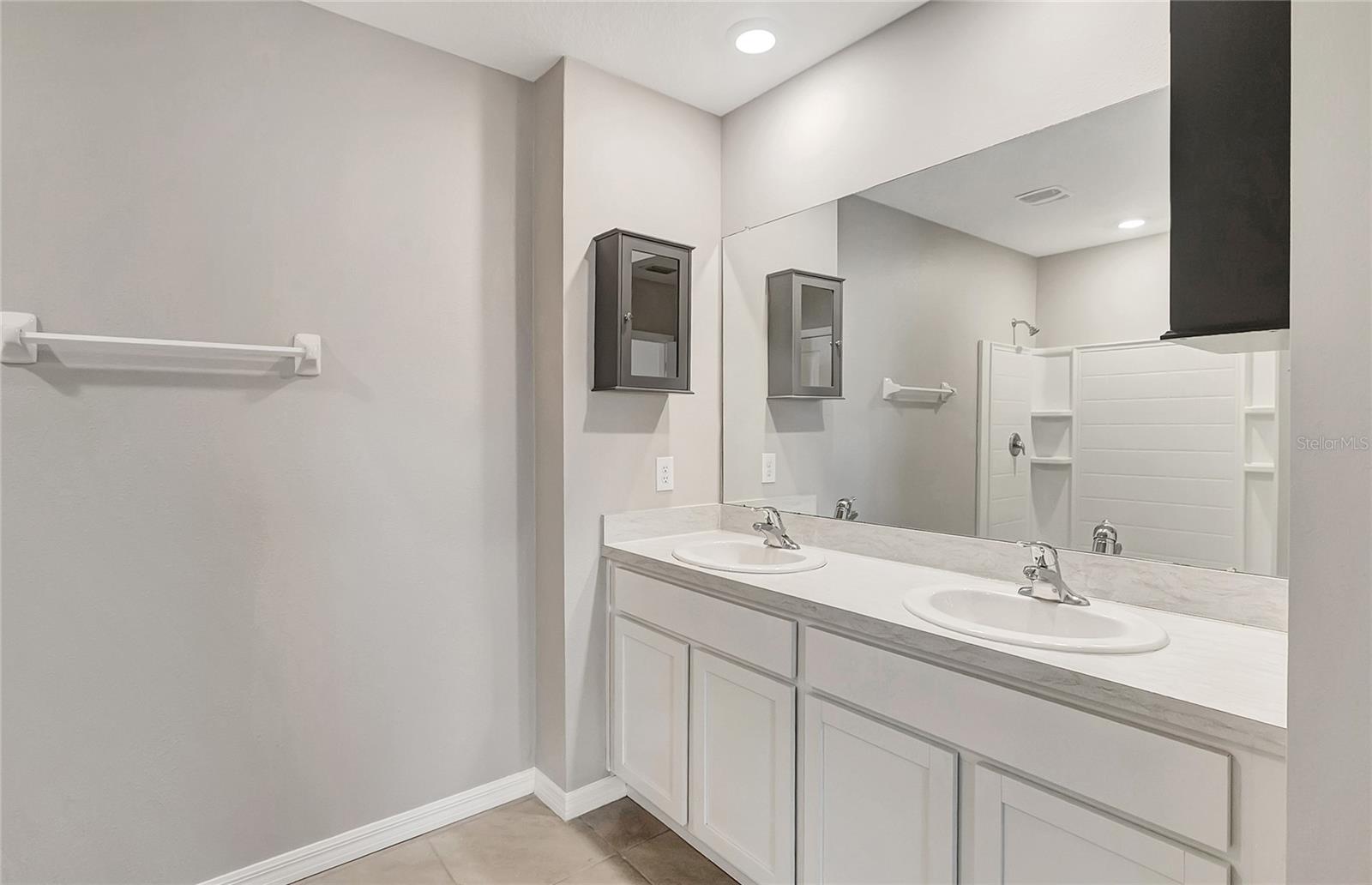 17038 WAVE TRESSLE PL, WIMAUMA, FL, 33598