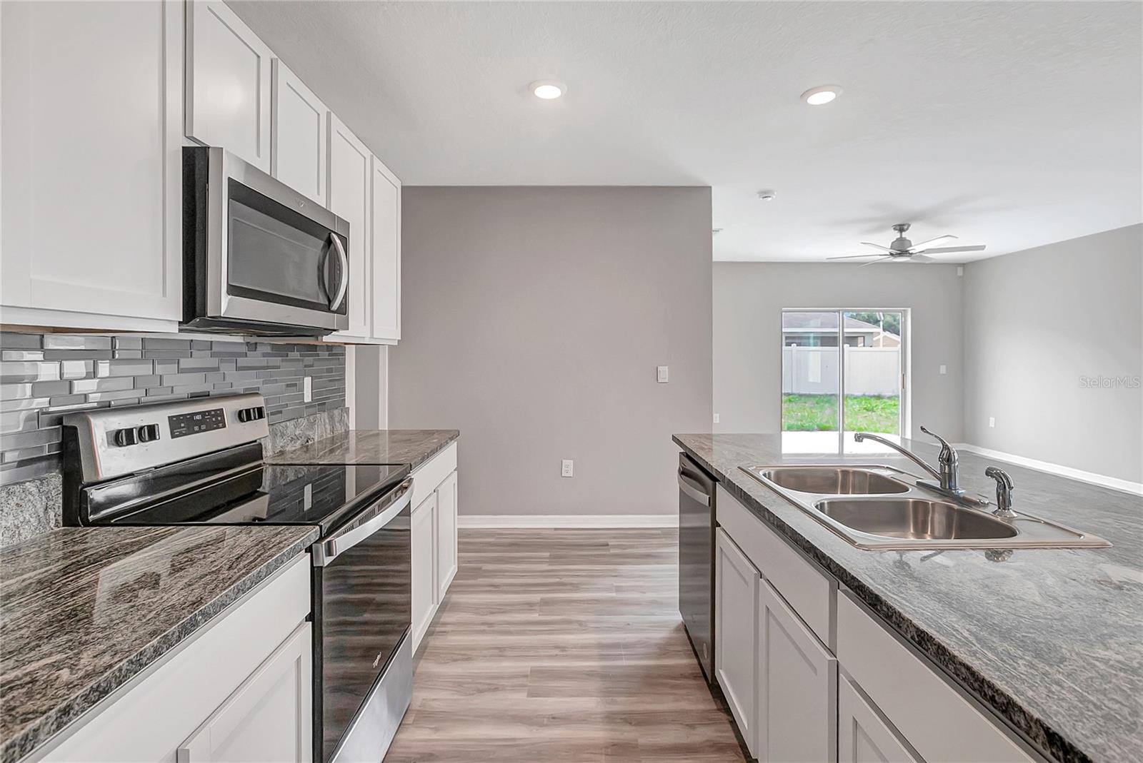 17038 WAVE TRESSLE PL, WIMAUMA, FL, 33598
