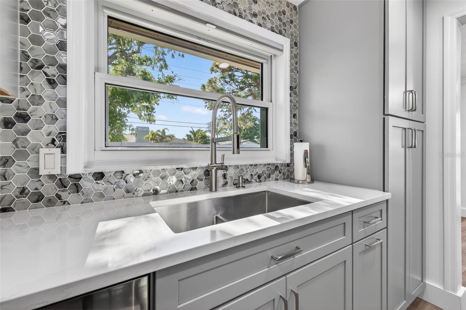 1501 N DAKOTA AVE NE, ST PETERSBURG, FL, 33703