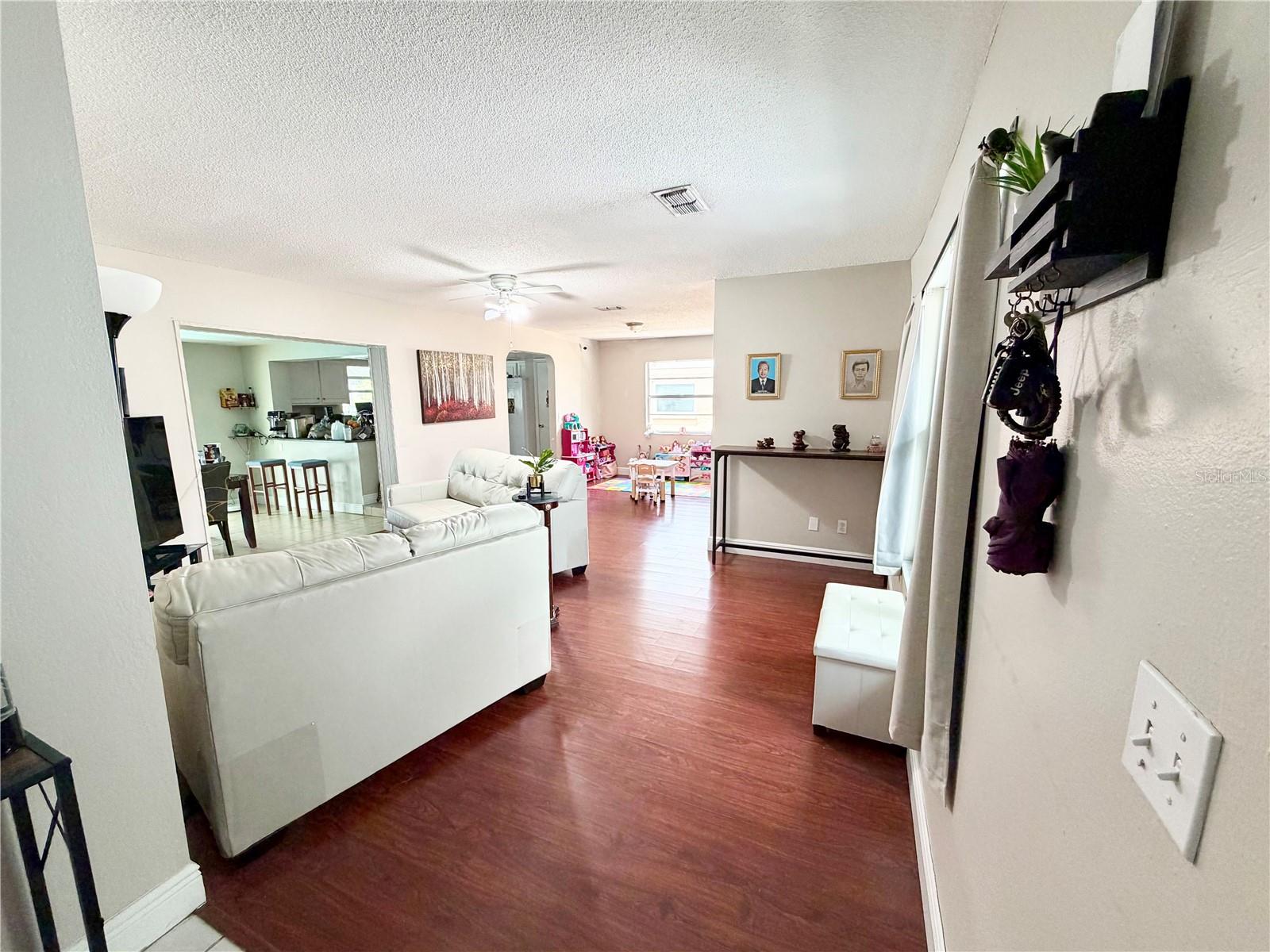 143 VALLEY CIR, BRANDON, FL, 33510