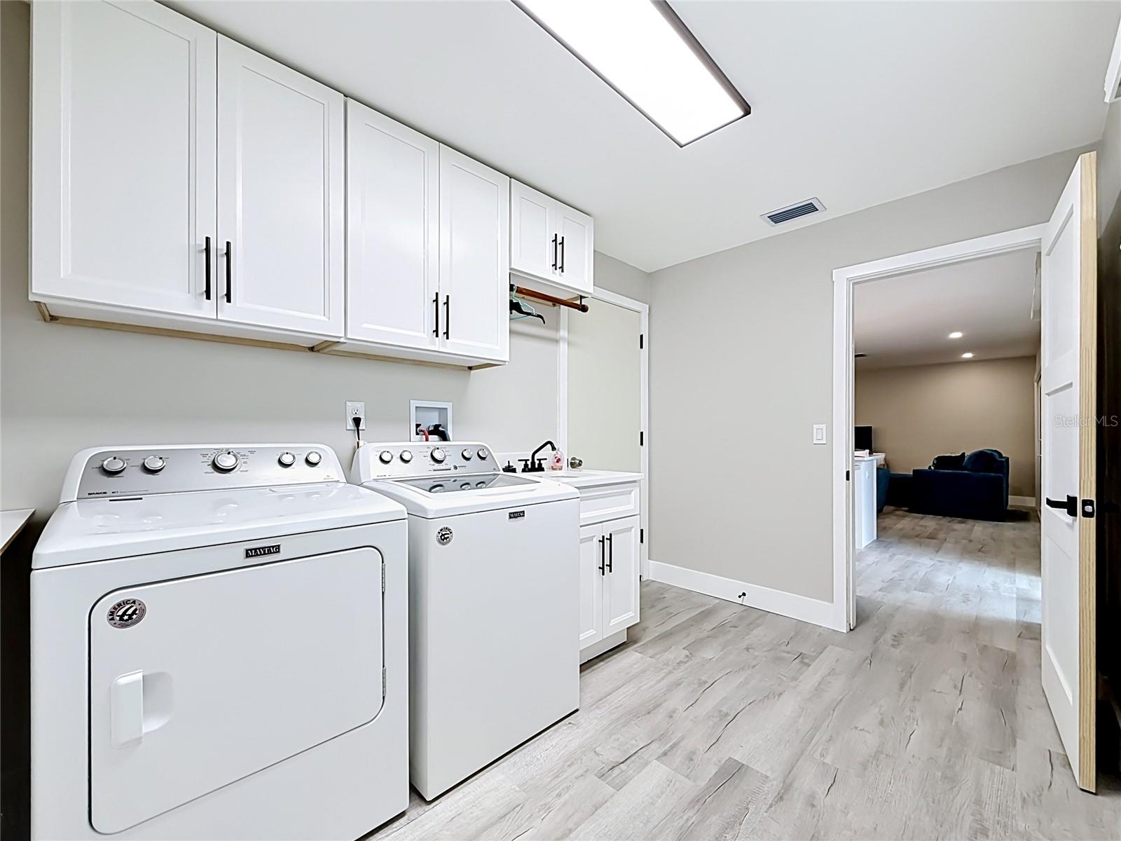 508 SHORE DR, LARGO, FL, 33771