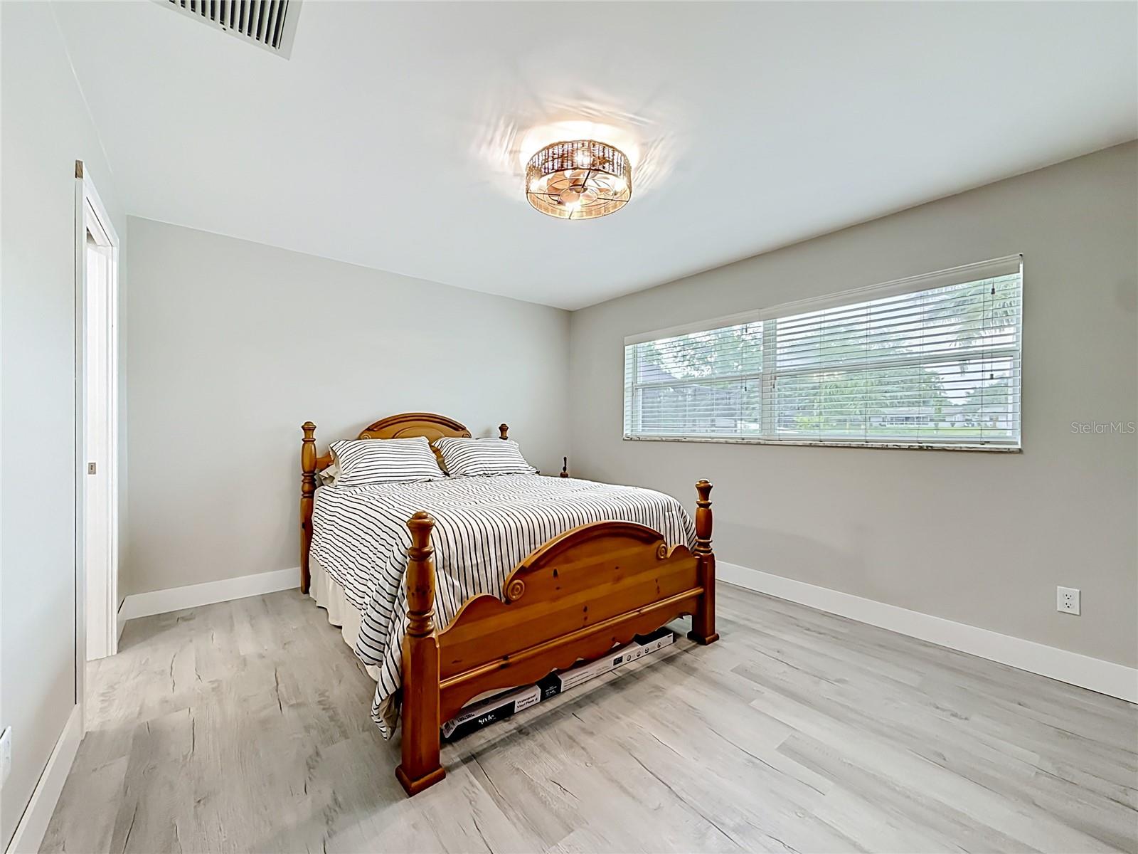 508 SHORE DR, LARGO, FL, 33771