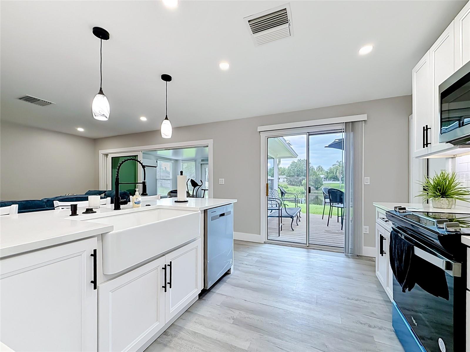 508 SHORE DR, LARGO, FL, 33771