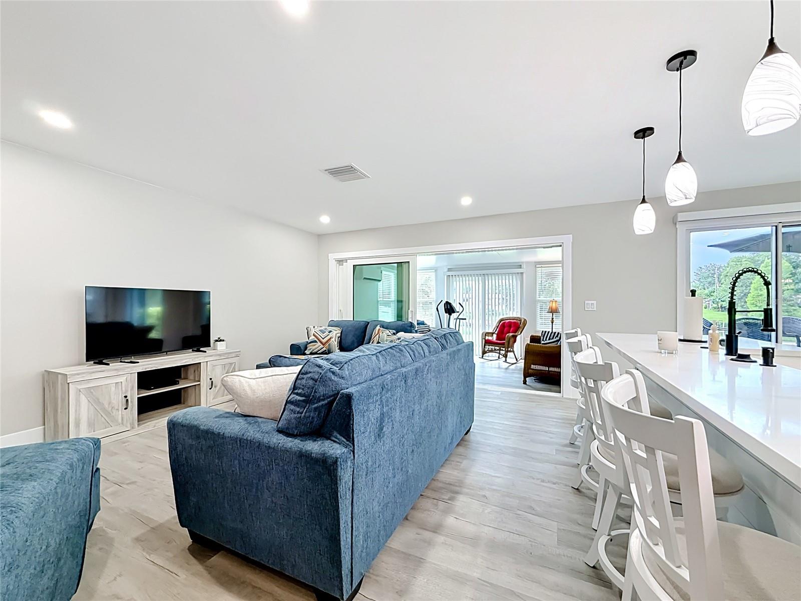 508 SHORE DR, LARGO, FL, 33771