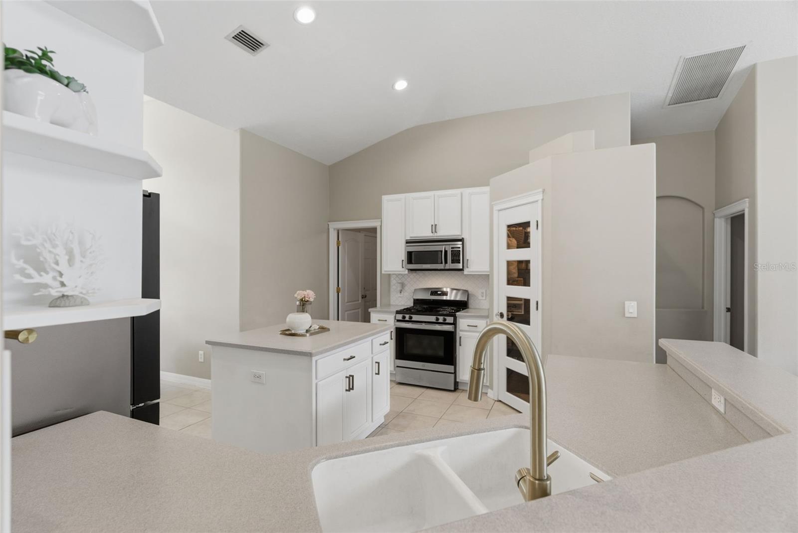 5826 HERONVIEW CRESCENT DR, LITHIA, FL, 33547