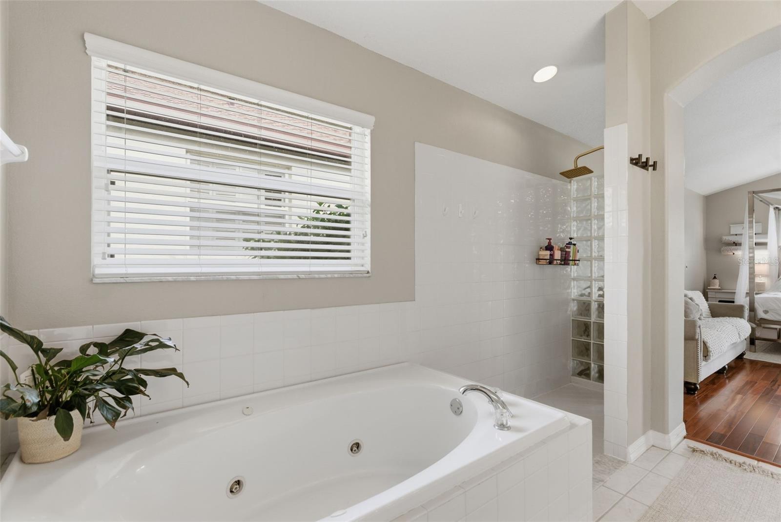 5826 HERONVIEW CRESCENT DR, LITHIA, FL, 33547