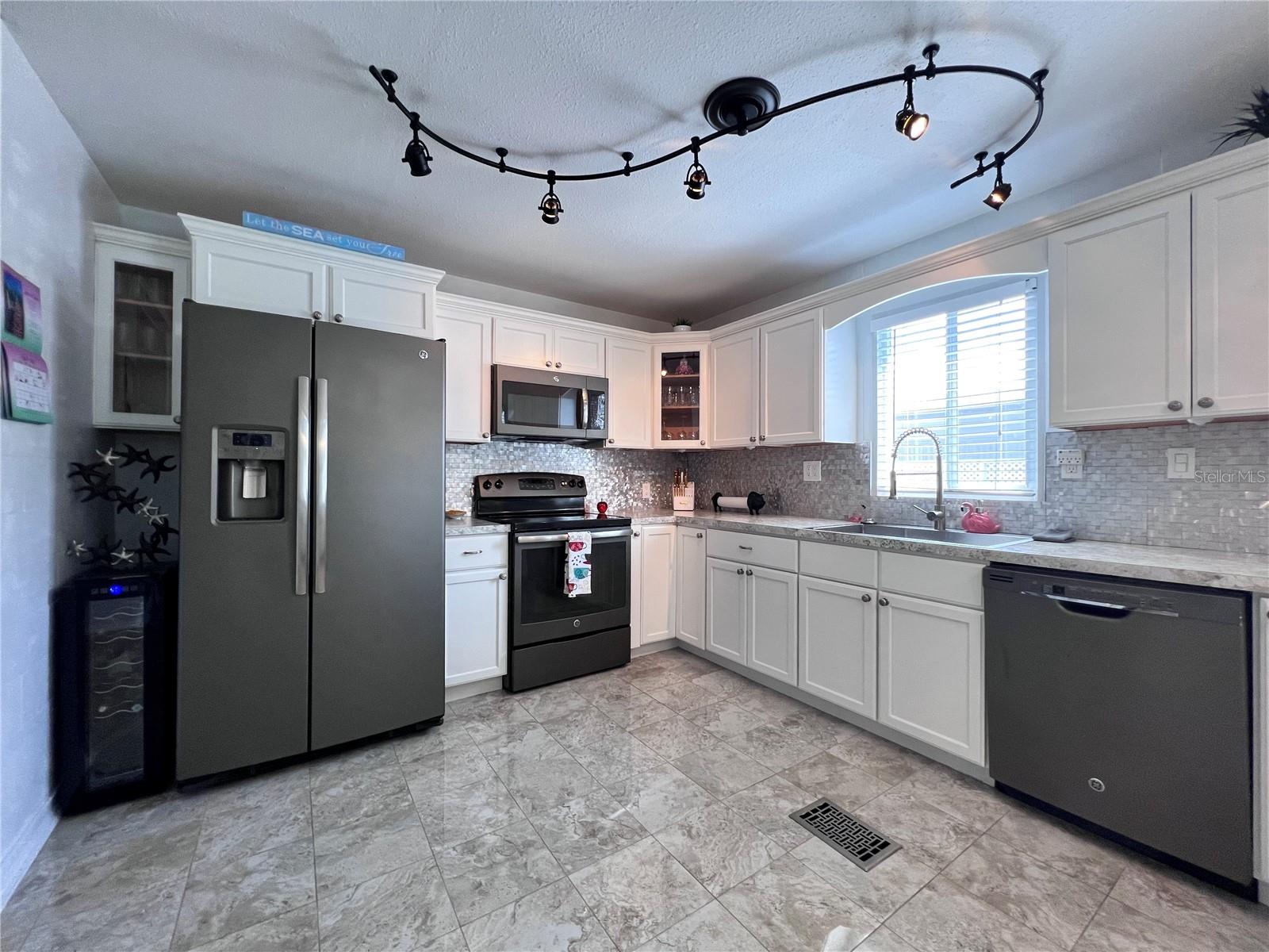 1100 BELCHER RD S #686, LARGO, FL, 33771