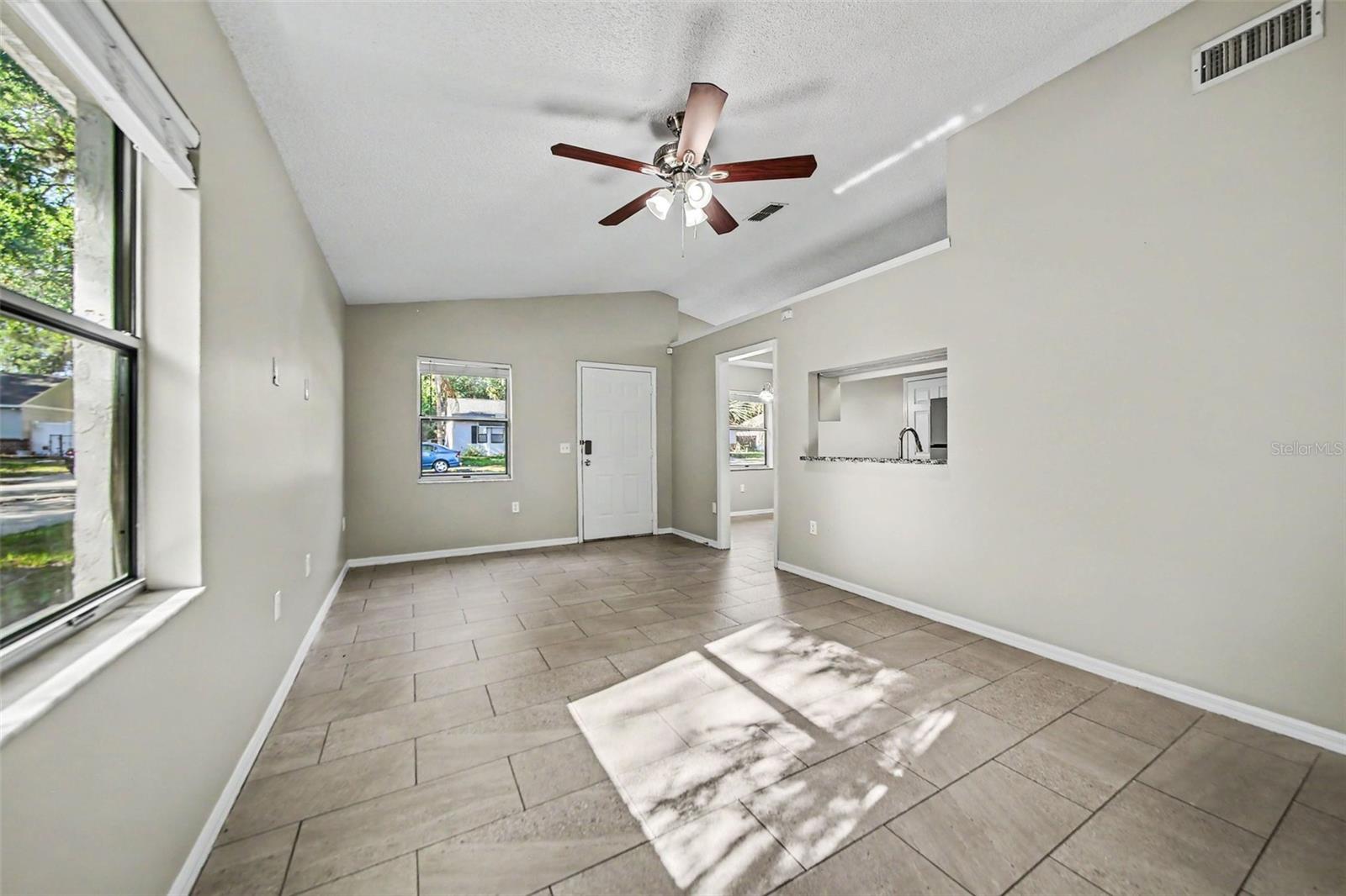 2710 LORRAINE DR, LEESBURG, FL, 34748