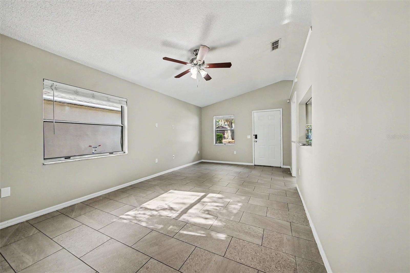 2710 LORRAINE DR, LEESBURG, FL, 34748