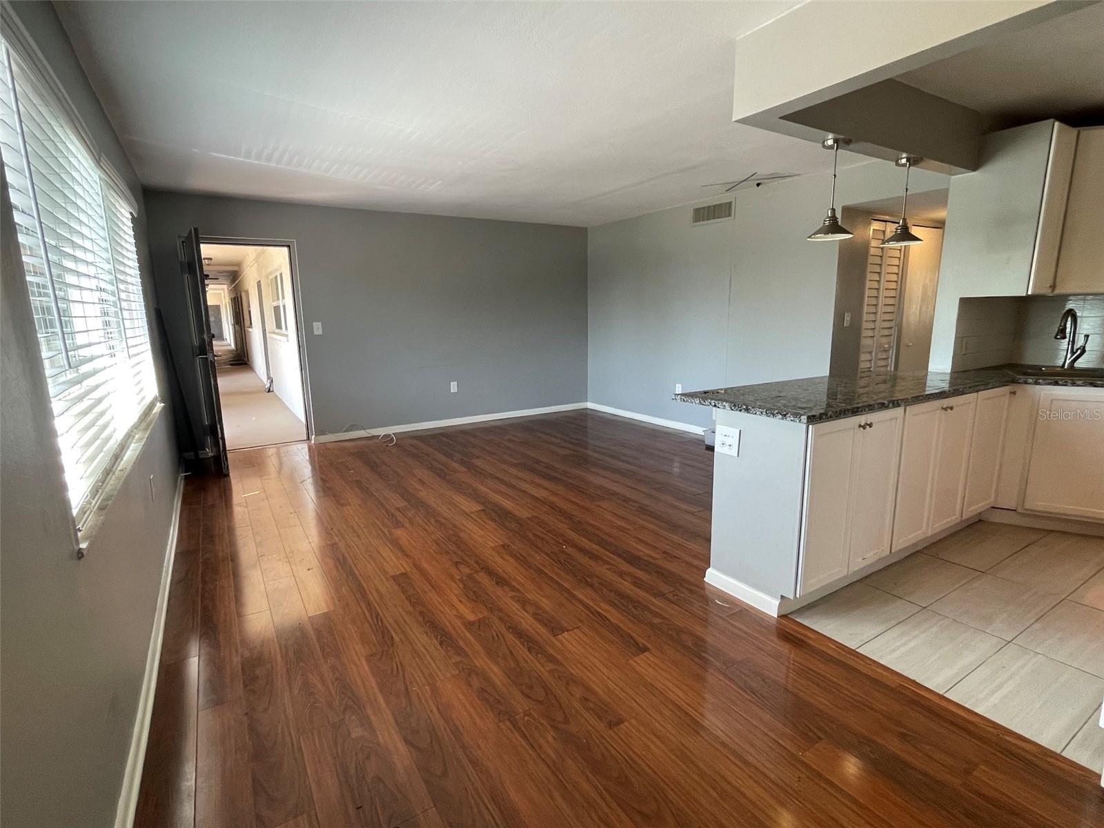 208 NE MONROE CIR N #307, ST PETERSBURG, FL, 33702