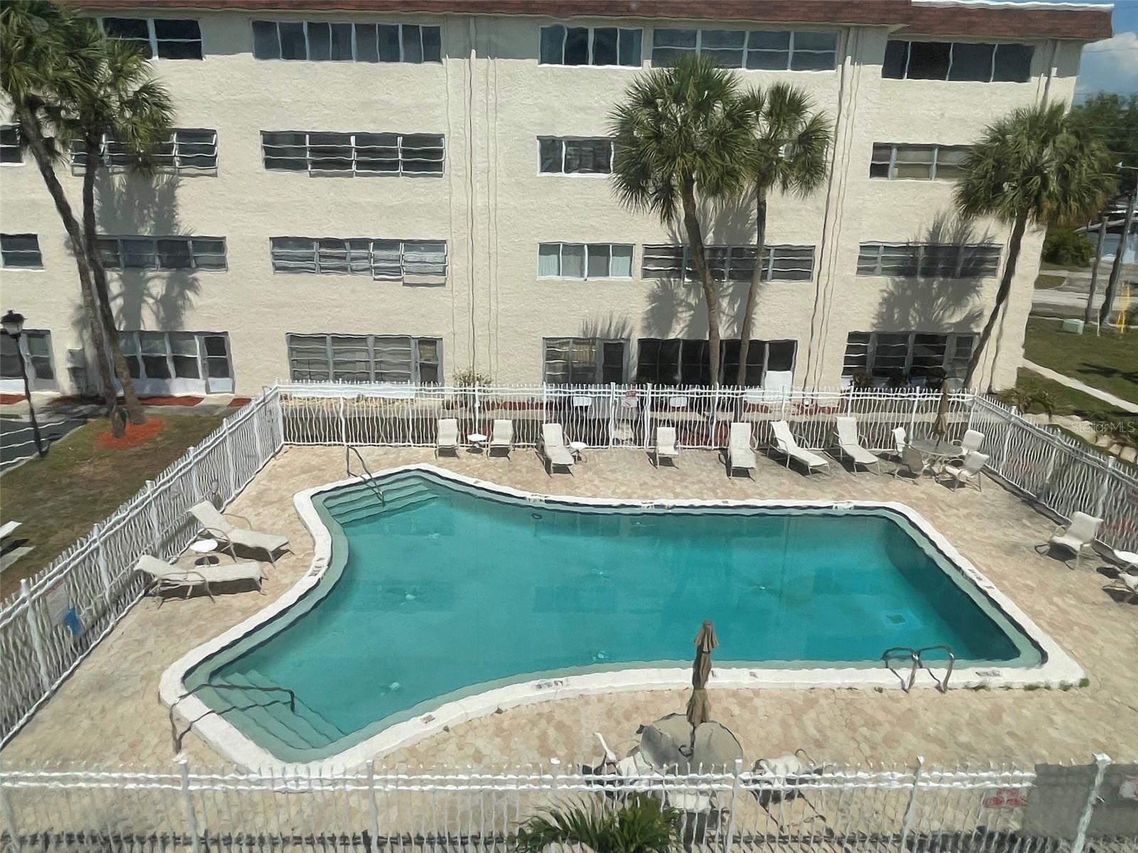 208 NE MONROE CIR N #307, ST PETERSBURG, FL, 33702
