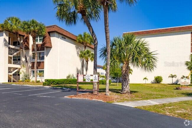 208 NE MONROE CIR N #307, ST PETERSBURG, FL, 33702