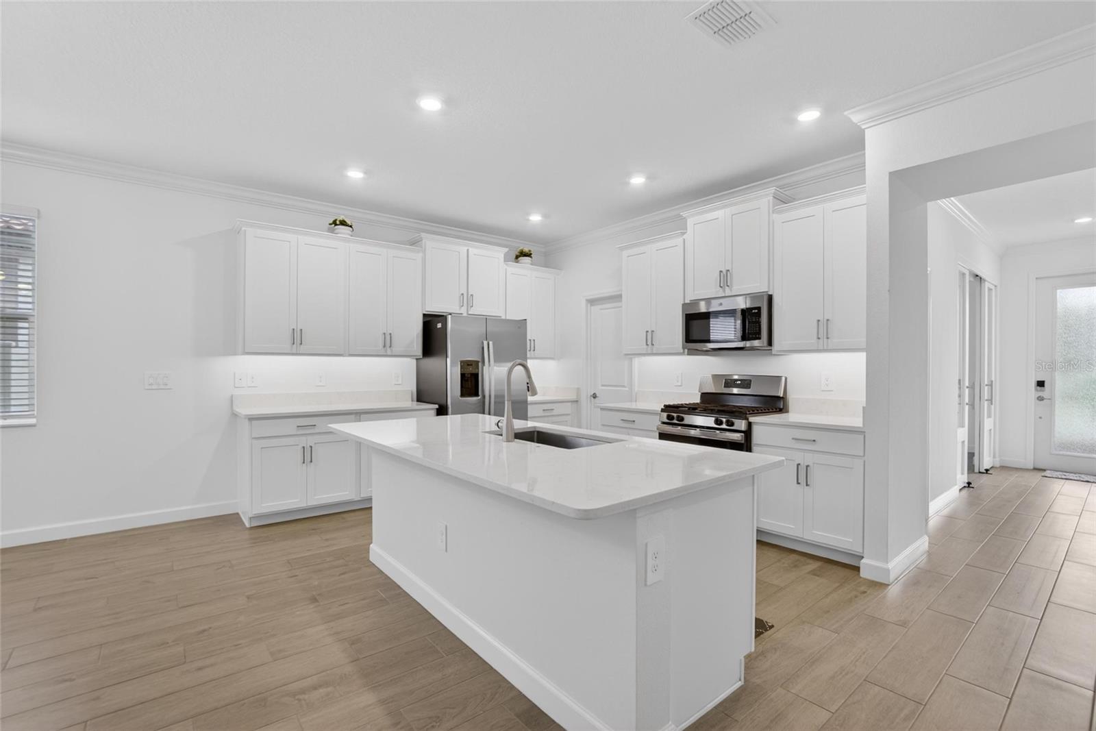 17403 HOLLY WELL AVE, WIMAUMA, FL, 33598