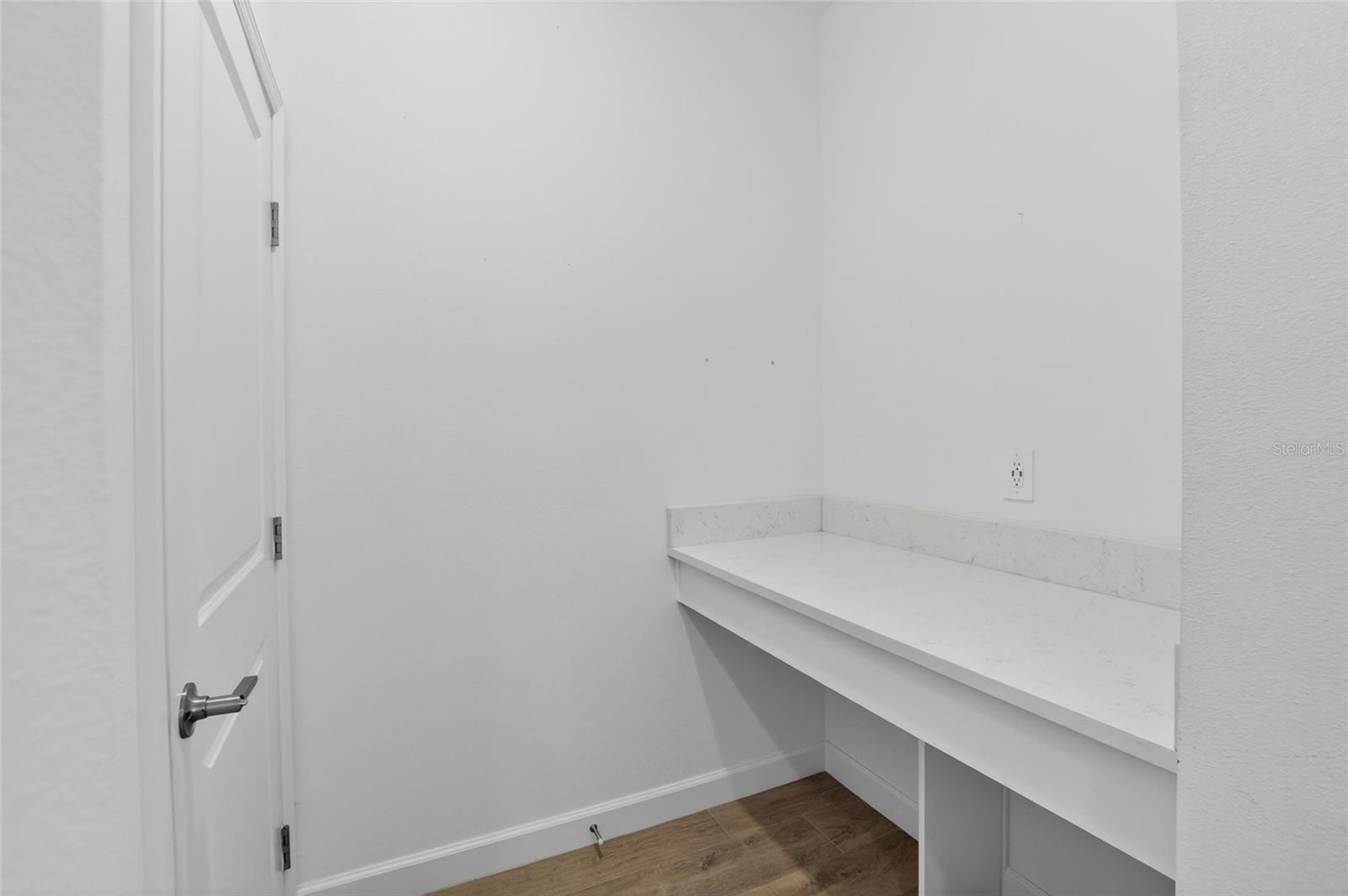 17403 HOLLY WELL AVE, WIMAUMA, FL, 33598