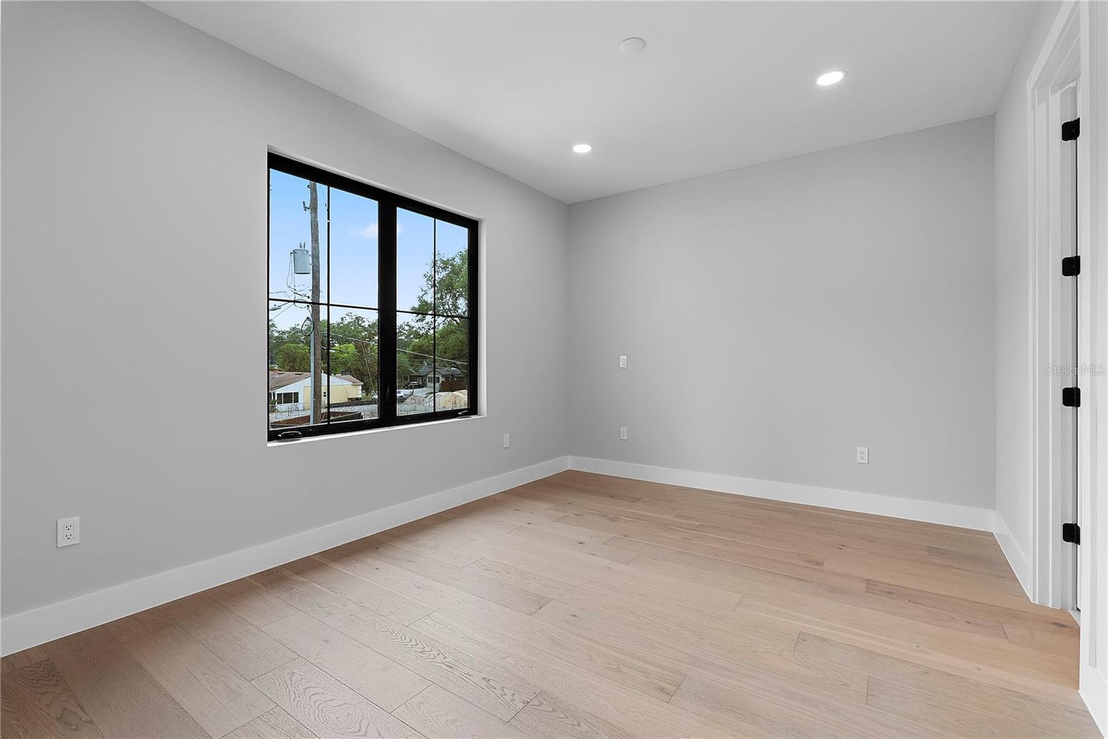 1000 N FOREST AVE, ORLANDO, FL, 32803