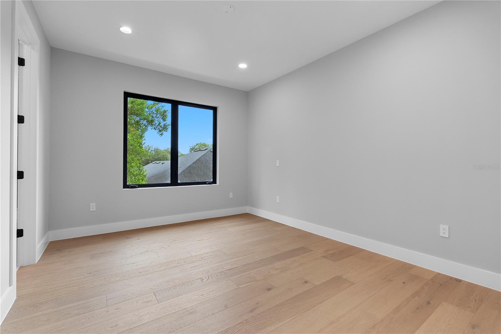 1000 N FOREST AVE, ORLANDO, FL, 32803