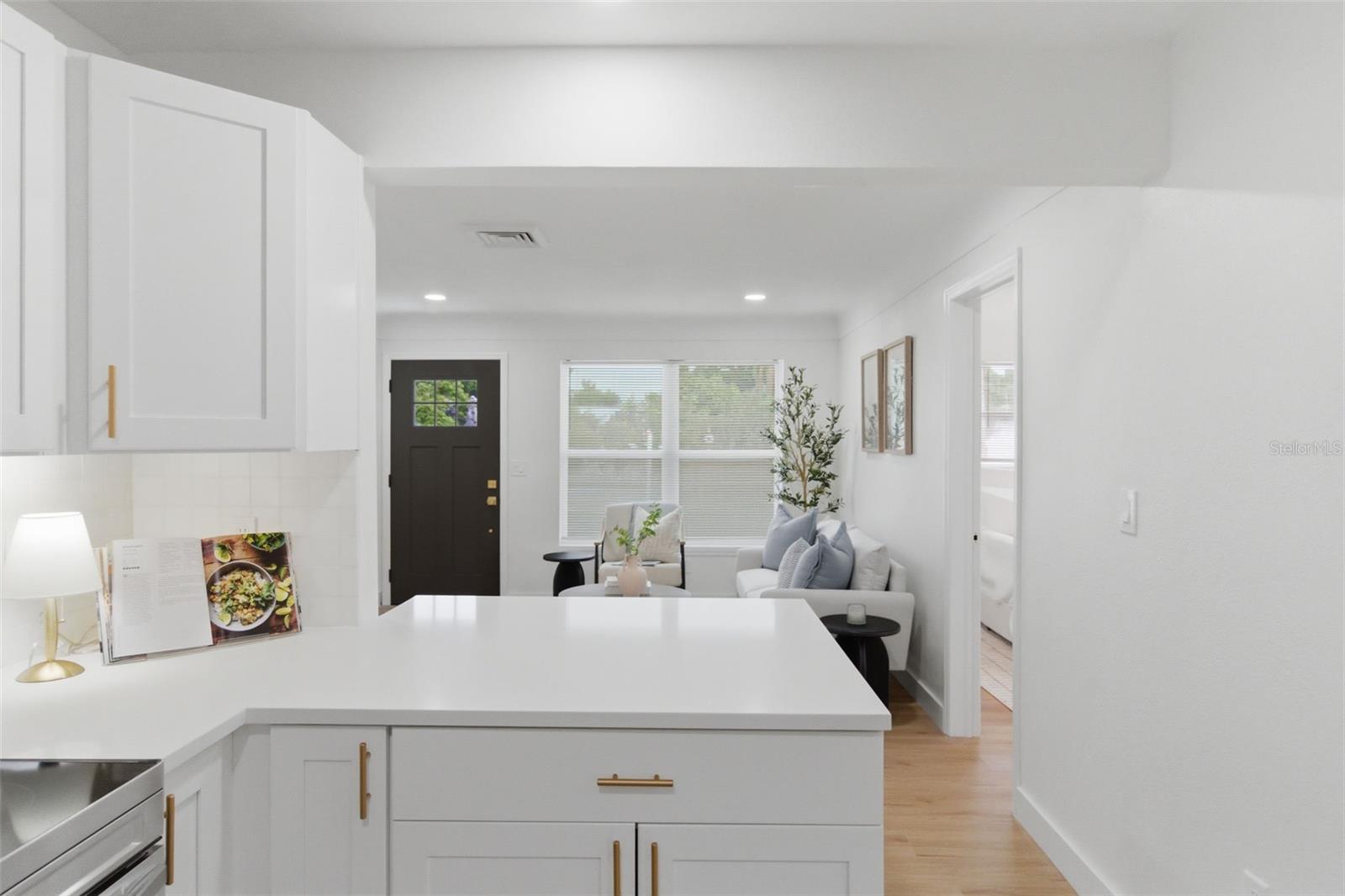 2926 40TH AVE N, ST PETERSBURG, FL, 33714