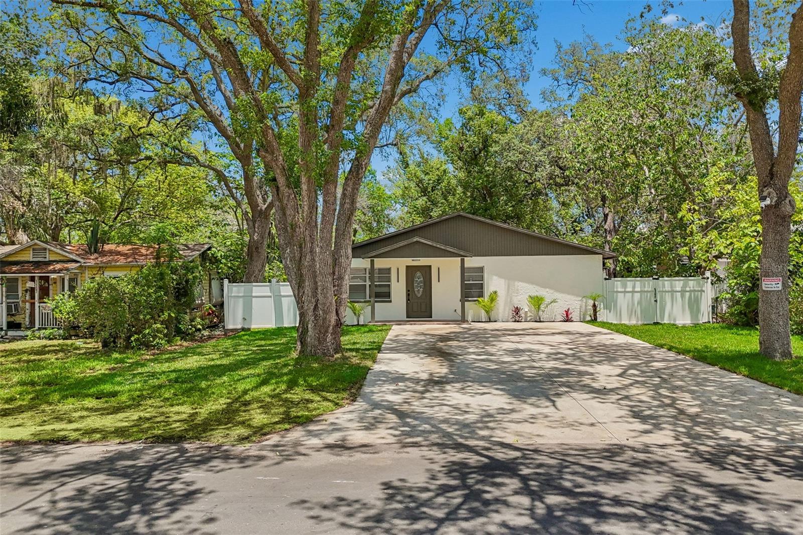 1105 W YUKON ST, TAMPA, FL, 33604