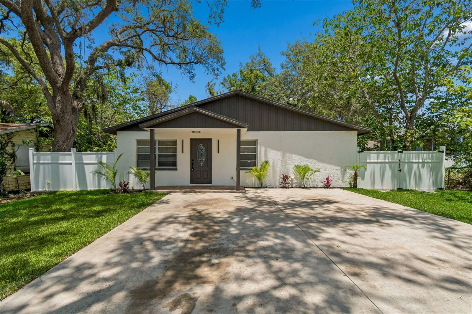 1105 W YUKON ST, TAMPA, FL, 33604