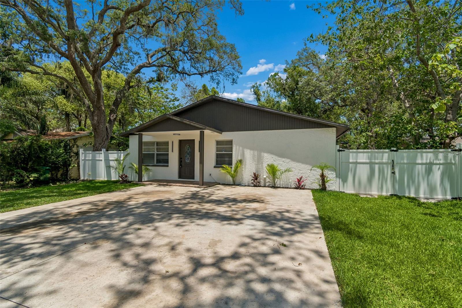 1105 W YUKON ST, TAMPA, FL, 33604