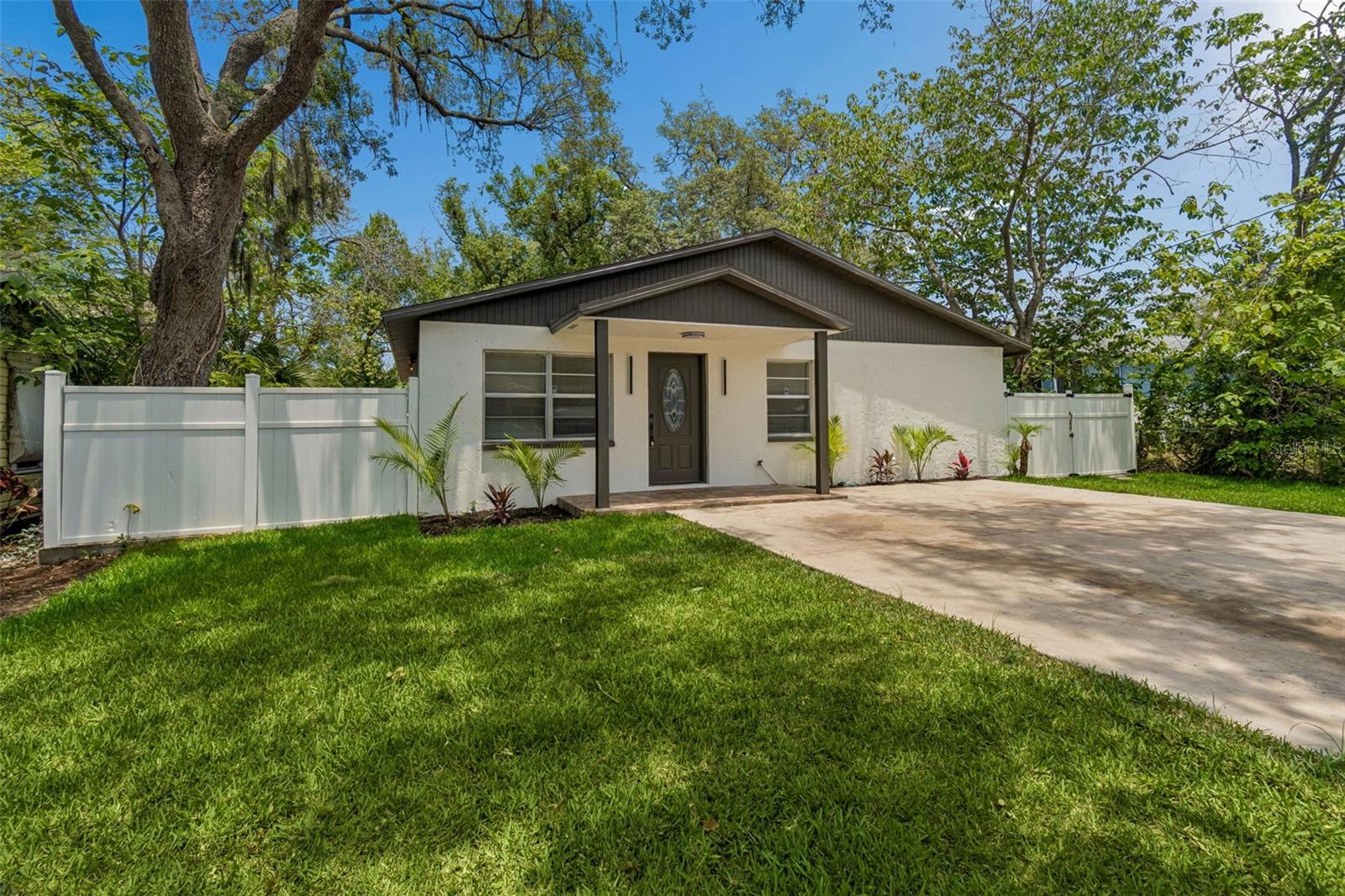 1105 W YUKON ST, TAMPA, FL, 33604