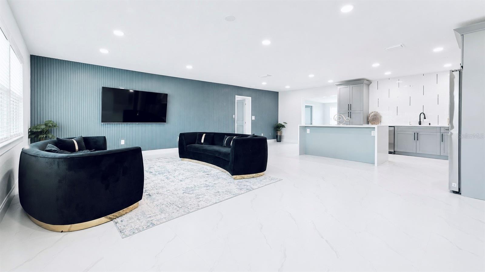 4312 E GROVE VIEW AVE, TAMPA, FL, 33617