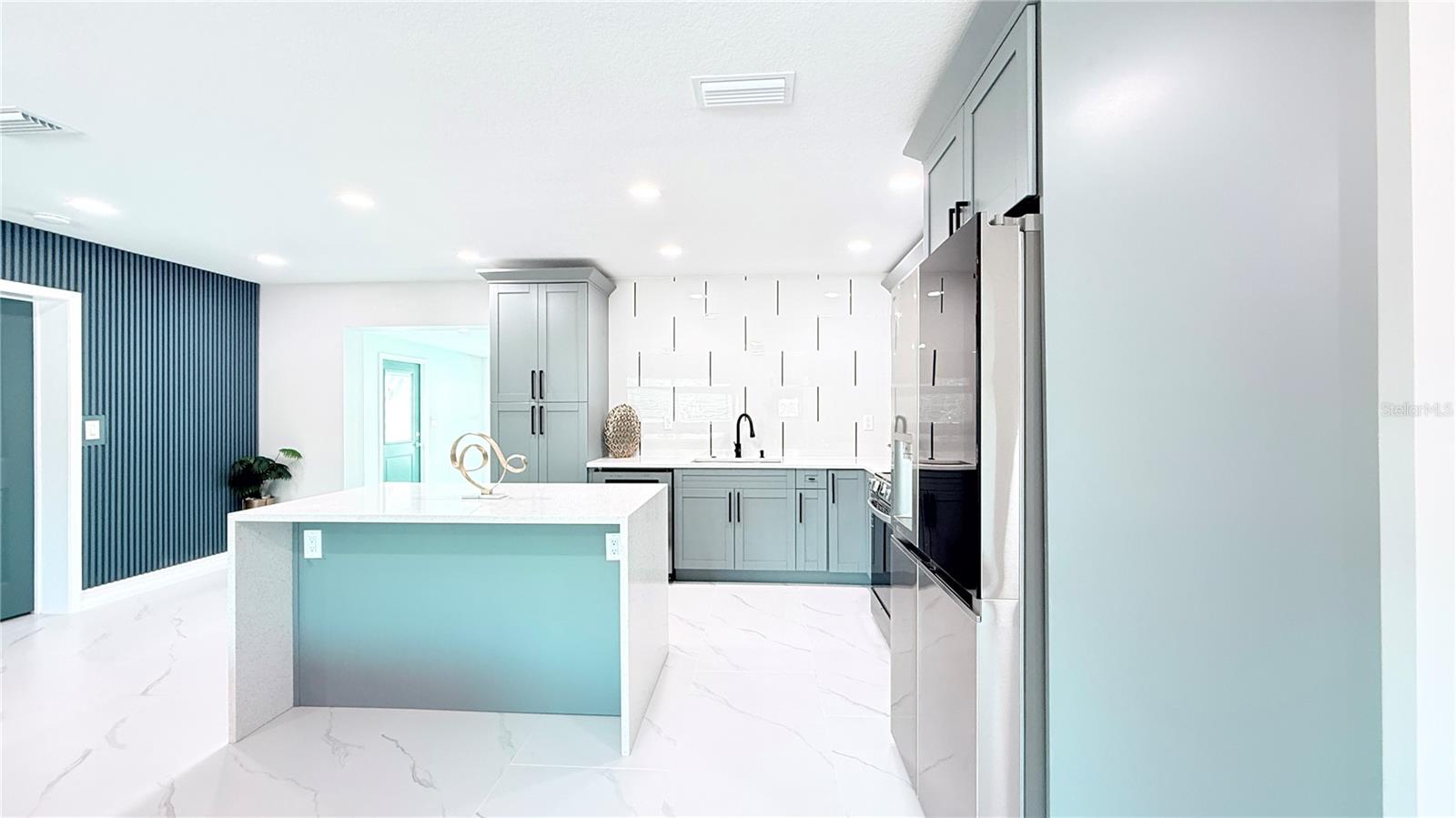 4312 E GROVE VIEW AVE, TAMPA, FL, 33617