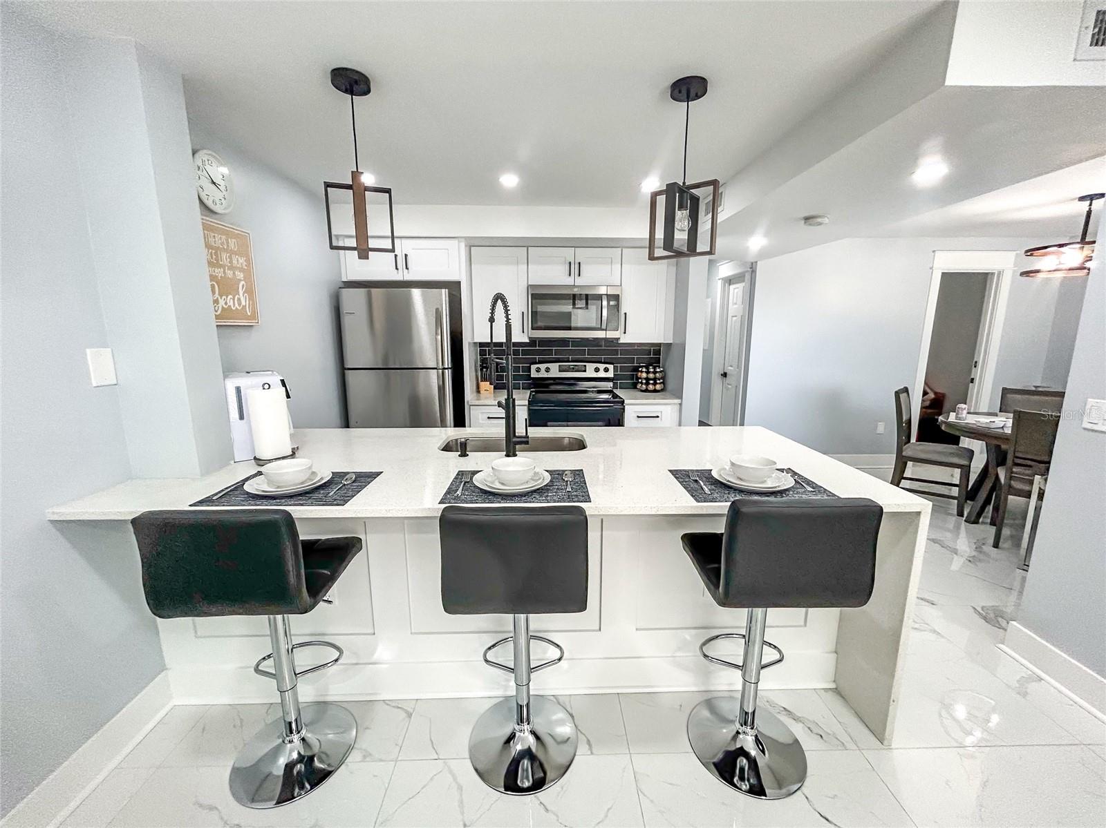315 MEDALLION BLVD #F, MADEIRA BEACH, FL, 33708