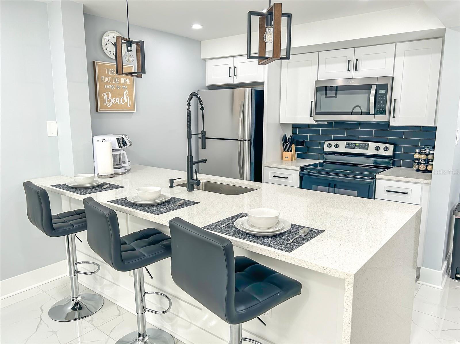 315 MEDALLION BLVD #F, MADEIRA BEACH, FL, 33708