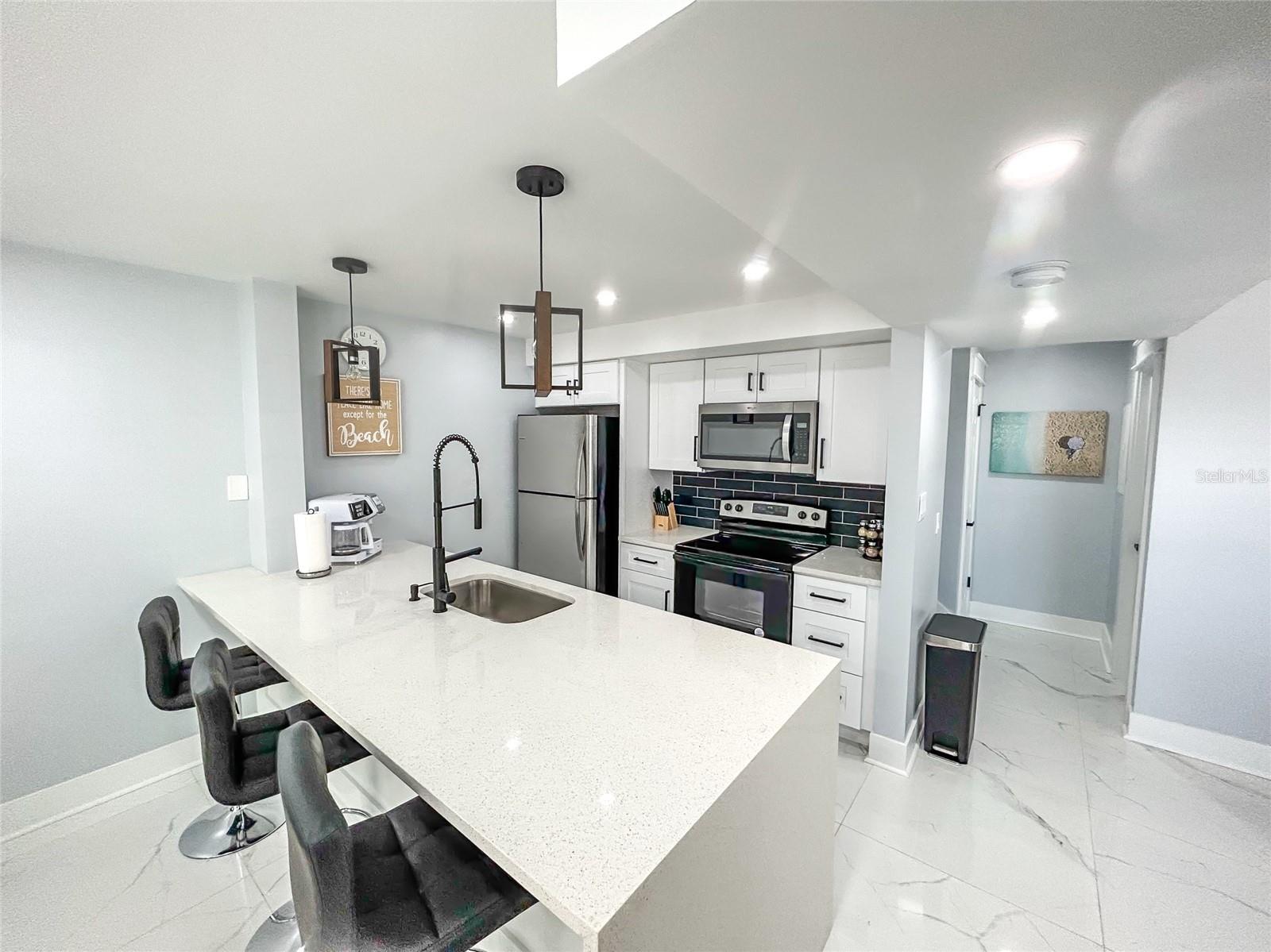 315 MEDALLION BLVD #F, MADEIRA BEACH, FL, 33708