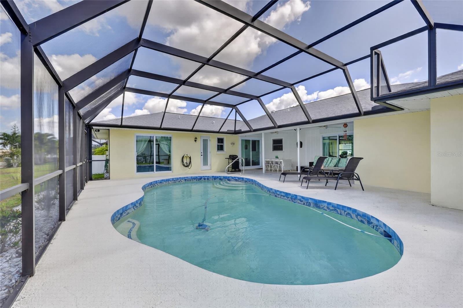 7 FAIRWAY RD, ROTONDA WEST, FL, 33947