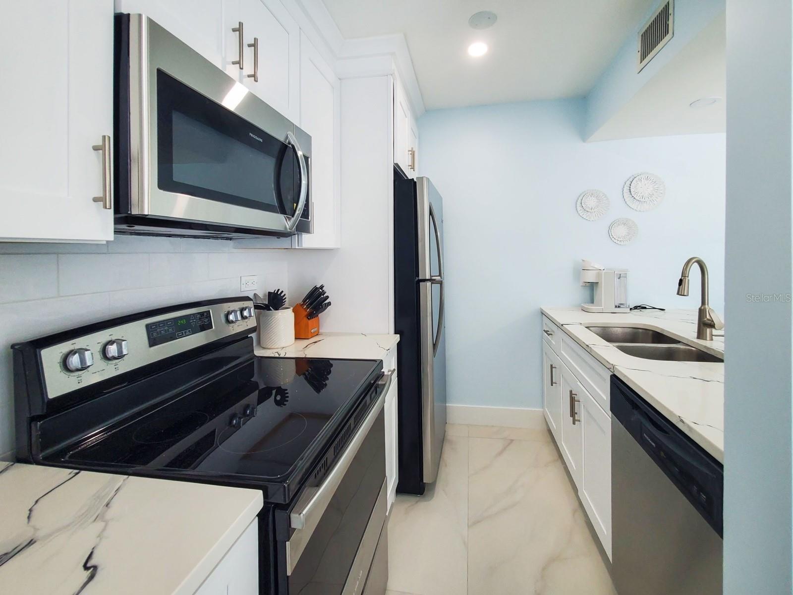 215 MEDALLION BLVD #G, MADEIRA BEACH, FL, 33708