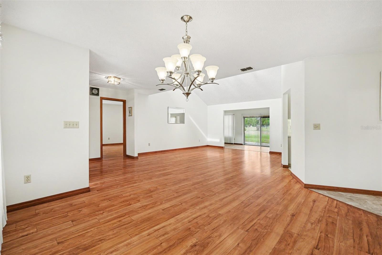 34334 WHISPERING OAKS BLVD, DADE CITY, FL, 33523