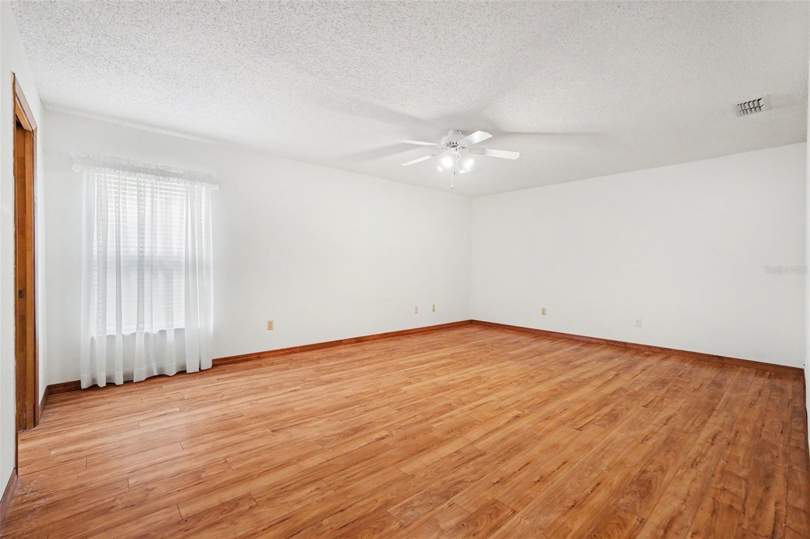 34334 WHISPERING OAKS BLVD, DADE CITY, FL, 33523