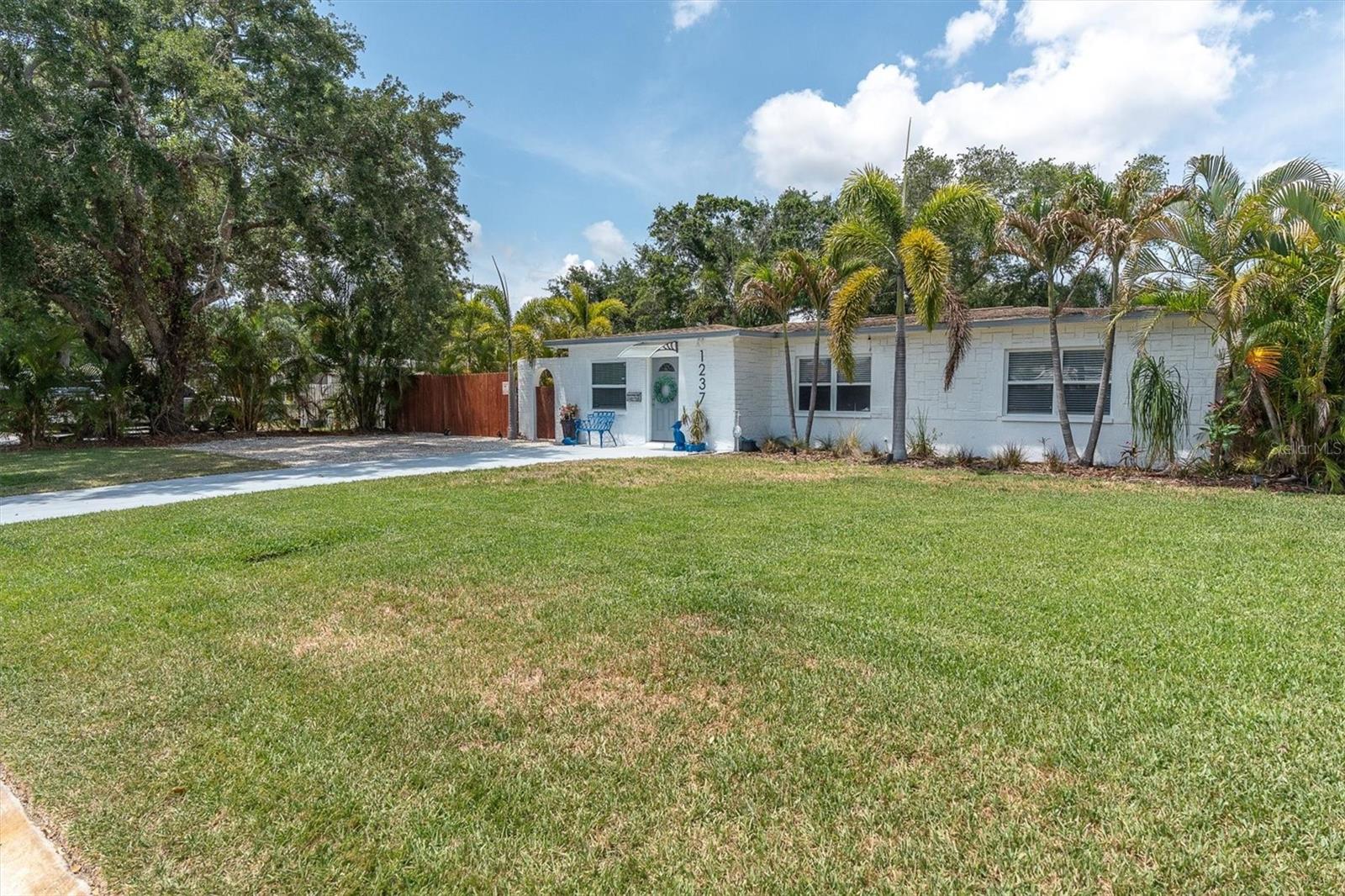 1237 57TH AVE N, ST PETERSBURG, FL, 33703